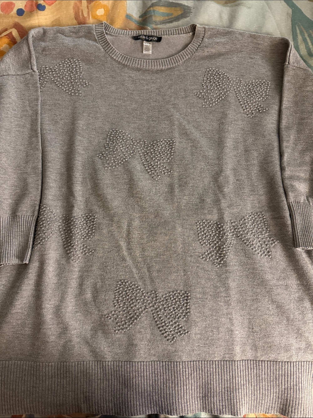 Soft Cable & Gauge Gray Crewneck Sweater with Subtle Textured Accent XL